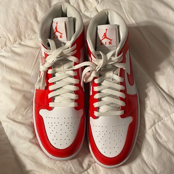 Jordan 1 Habanero red